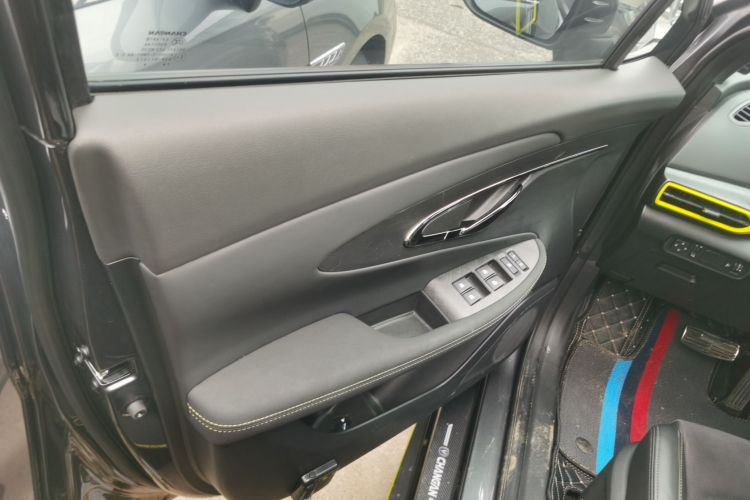 长安UNI-T 2022款 2.0T 运动版 尊贵型中控内饰7007