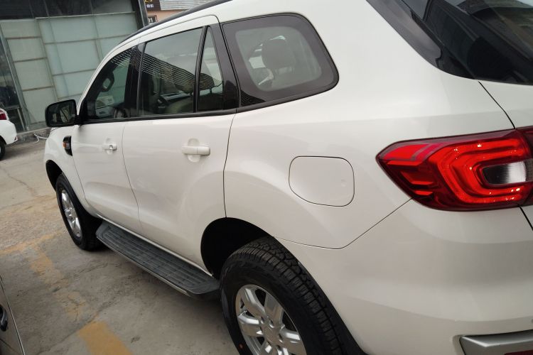 福特 撼路者 2017款 2.0T 汽油自动四驱菁英版 5座车身外观6003