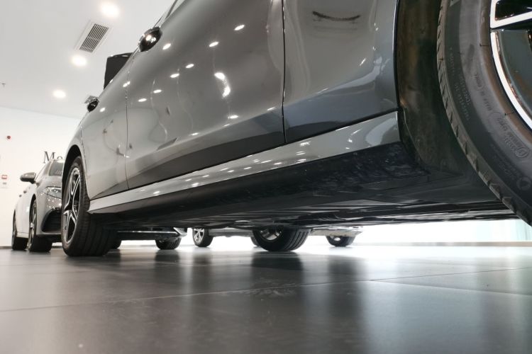 奔驰E级(进口) 2023款 改款 E 260 时尚型运动版局部细节9001