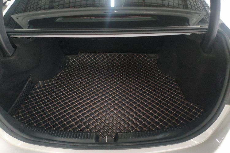 奔驰C级 2023款 C 200 L 运动版局部细节23