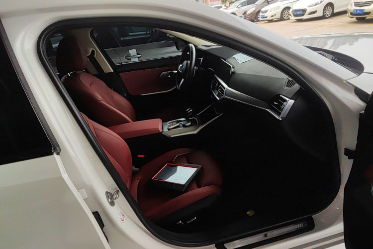 宝马3系 2022款 325Li M运动曜夜套装局部细节41