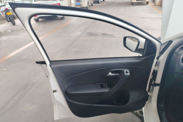 大众 Polo 2013款 1.4L 自动舒适版中控内饰47