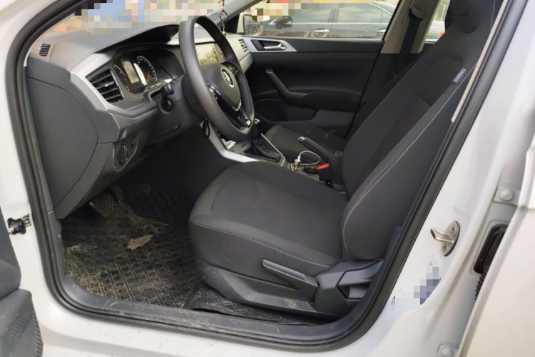 大众 Polo 2019款 Plus 1.5L 自动全景乐享版中控内饰19