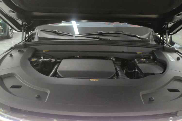 理想汽车 理想L7 2023款 Air机舱底盘24