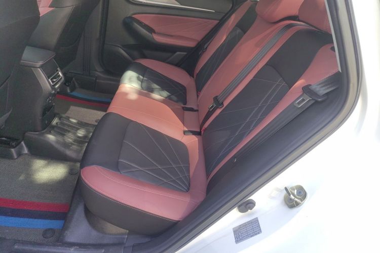 长安 逸动 2022款 PLUS 蓝鲸NE 1.4T GDI DCT尊贵版中控内饰21