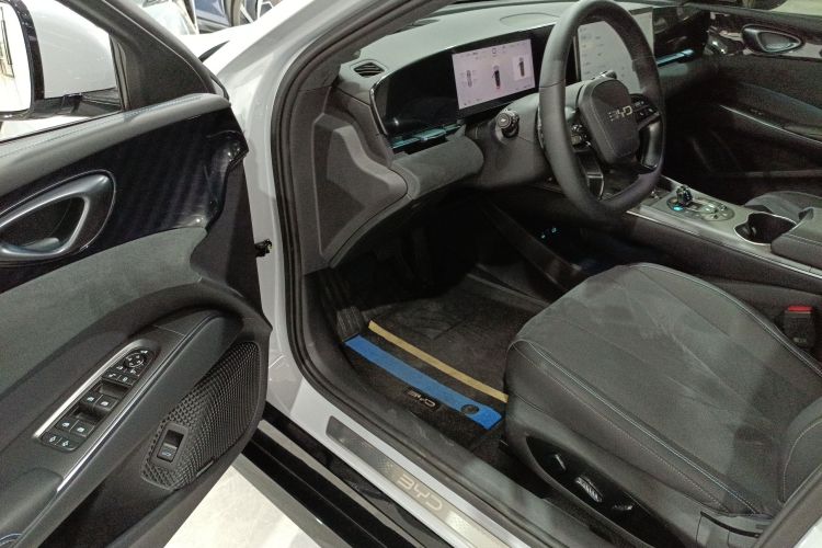 比亚迪 海豹 2025款 改款 600四驱智驾版中控内饰7003