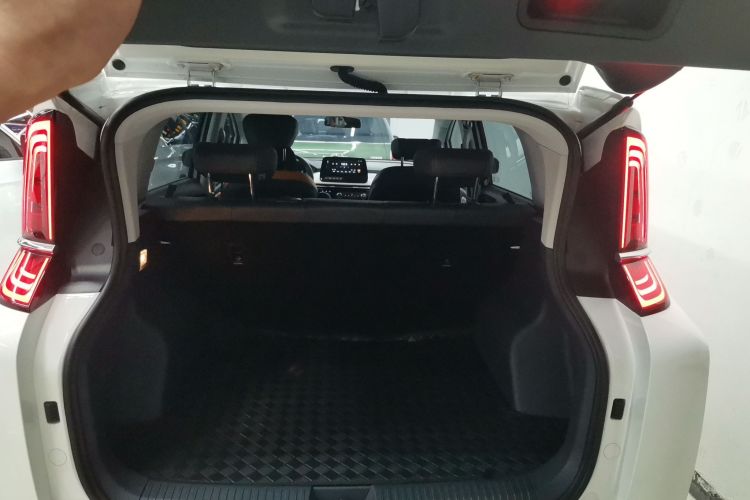 奔腾NAT 2022款 悦享出行 换电版 100kW 401km机舱底盘23