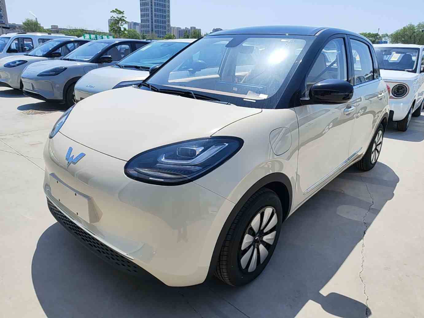 五菱汽车 五菱缤果 2025款 333km 悦享款(2)