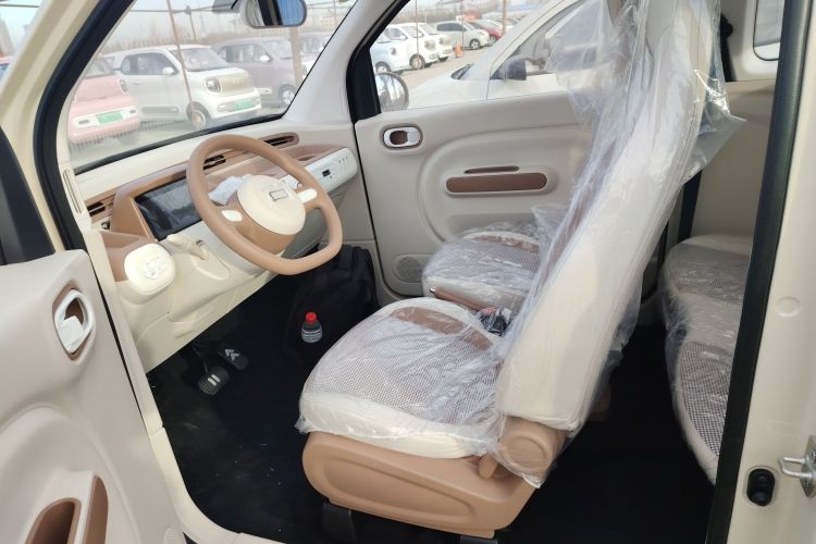 奔腾小马 2026款 222km 萌趣马 Plus中控内饰19