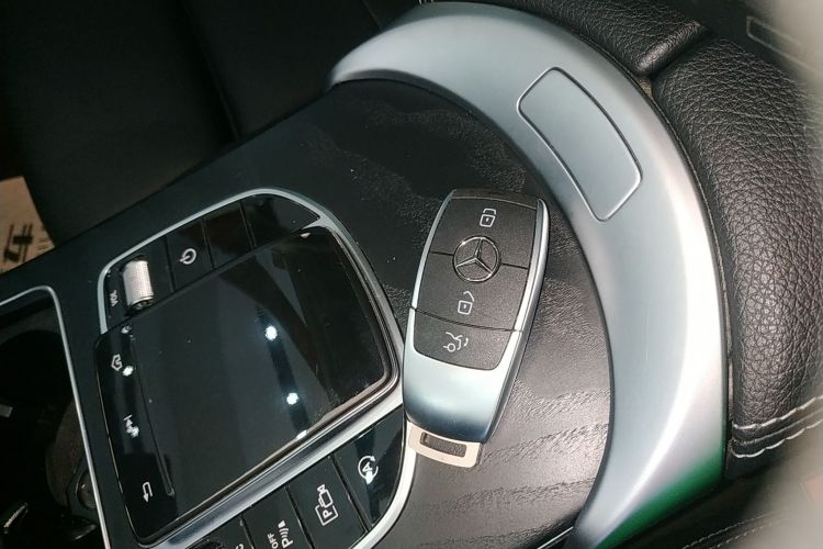 奔驰C级 2021款 C 260 L 运动版中控内饰7001