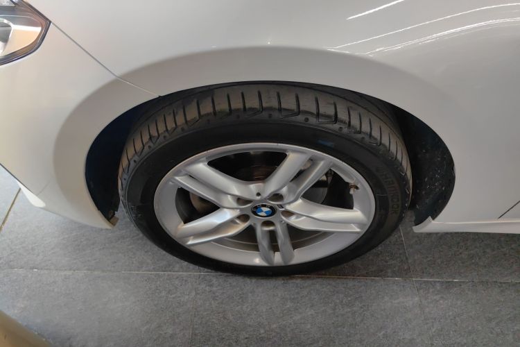 宝马1系 2020款 120i M运动套装车身外观6007