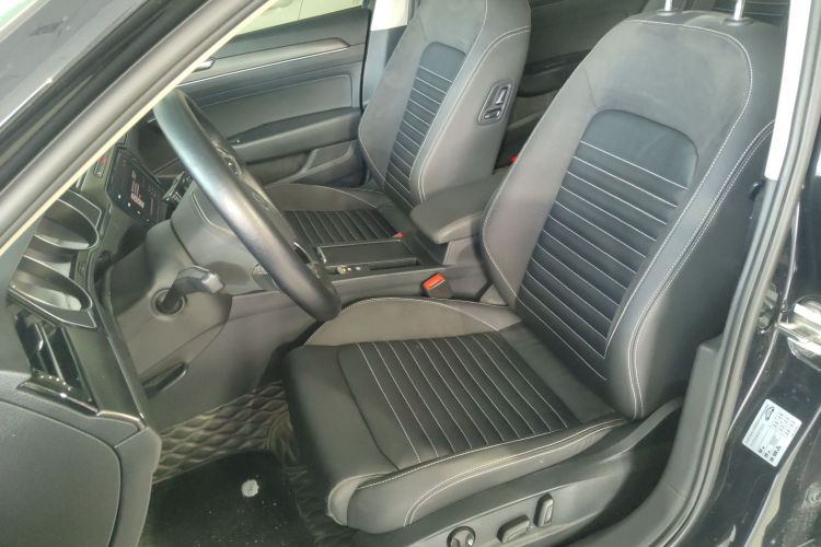 大众 迈腾 2020款 330TSI DSG 豪华型中控内饰19