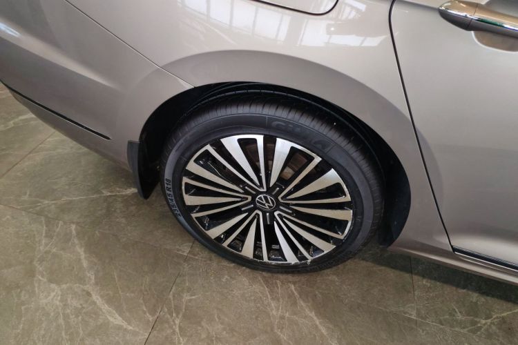 大众 帕萨特 2020款 330TSI 豪华版 国VI车身外观6008