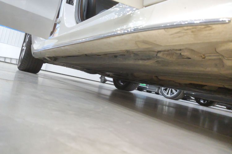 奔驰C级 2022款 C 200 L 运动版局部细节9001