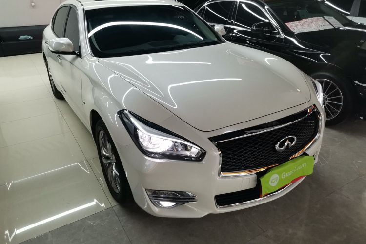 英菲尼迪Q70 2019款 Q70L 2.0T 精英版车身外观3