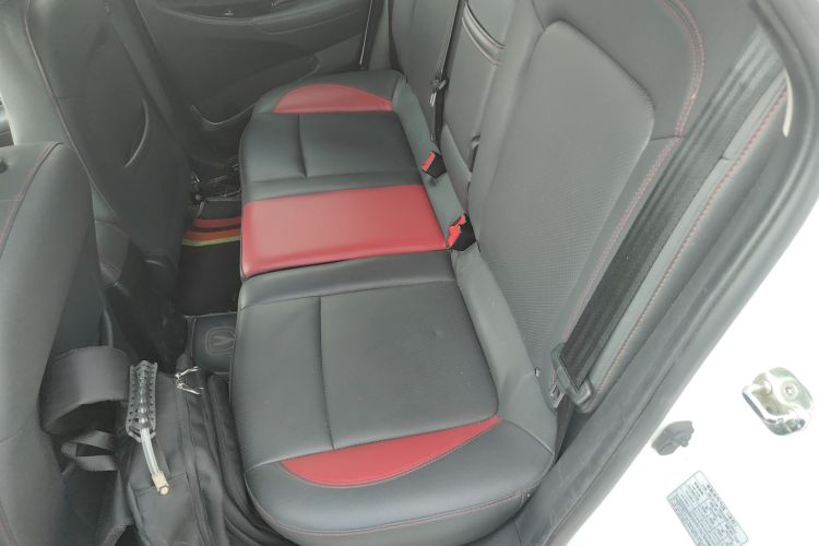 长安 逸动 2016款 XT 1.6L 自动俊酷型中控内饰21