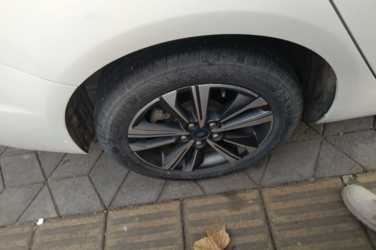 福特 福睿斯 2021款 1.5L 自动钻石版车身外观6008