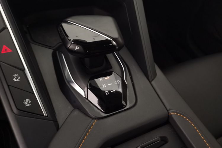 领克06 EM-P 2022款 PHEV 84KM续航版 Pro中控内饰18