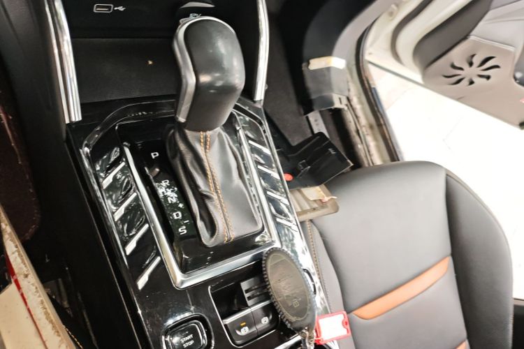 奔腾T77 2019款 230 TID 自动豪华型 国V局部细节18