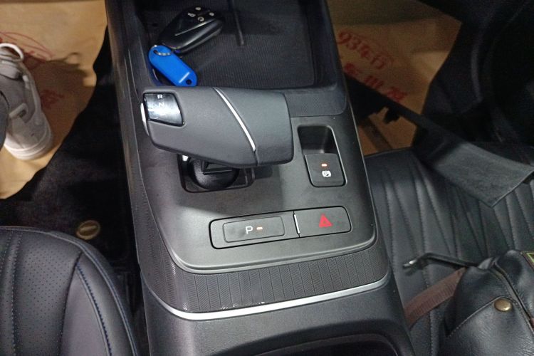 长安 逸动 2024款 1.5T GDI自动 旗舰型中控内饰18