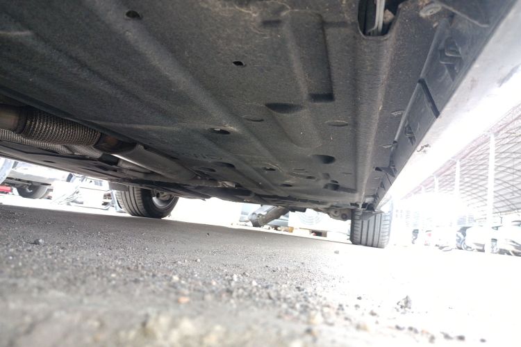 捷豹XFL 2022款 XFL 2.0T P200 两驱精英豪华版局部细节9002