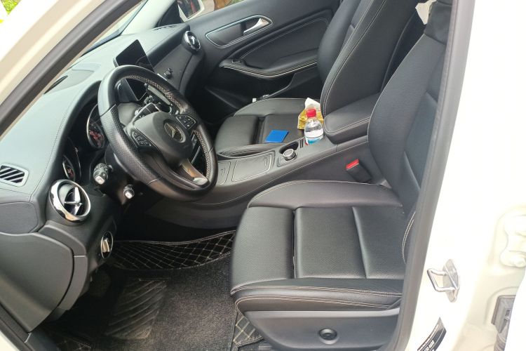 奔驰GLA 2018款 GLA 200 时尚型局部细节19