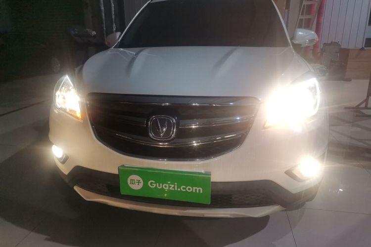 长安CS35 2017款 1.6L 自动豪华型车身外观2