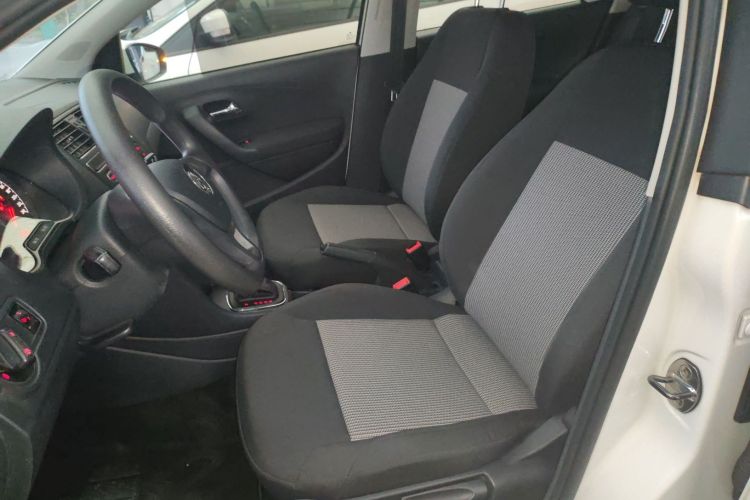 大众 Polo 2016款 1.4L 自动风尚型中控内饰19