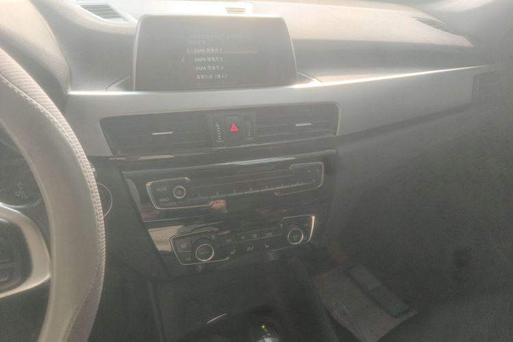 宝马X1 2019款 sDrive18Li 时尚型中控内饰16