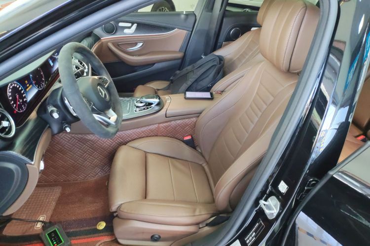 奔驰E级 2018款 E 200 L 运动型 4MATIC中控内饰19