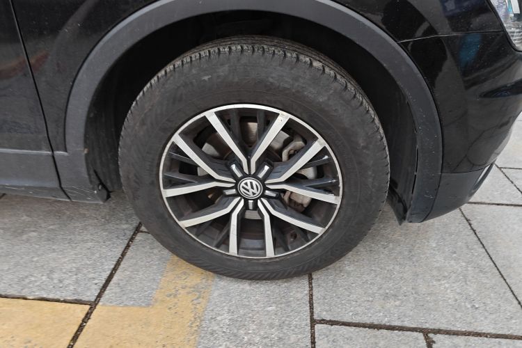 大众 途观L 2018款 330TSI 自动两驱豪华版车身外观10