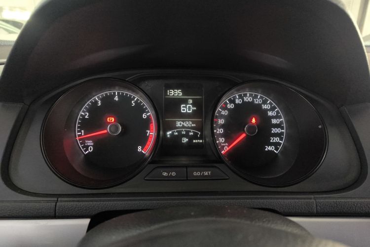 大众 朗逸 2018款 经典 1.5L 手动风尚版 国VI中控内饰14