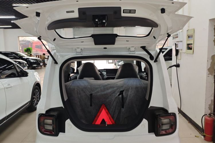 吉利银河 2024款 熊猫mini 200km 耐力熊机舱底盘23