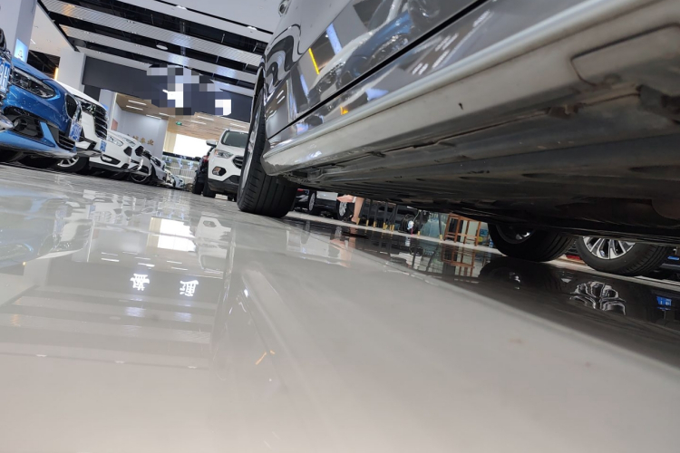 奔驰C级 2019款 改款 C 260 L 运动版机舱底盘29