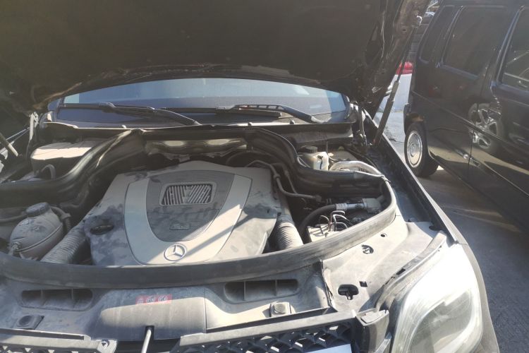 奔驰GLK级 2015款 GLK 300 4MATIC 时尚型 极致版机舱底盘26