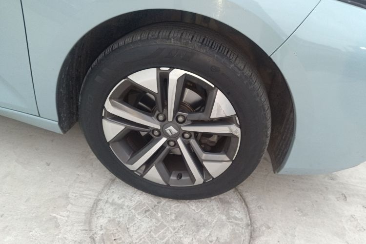 宝骏Valli 2021款 1.5T 大理天空 CVT尊享型车身外观10