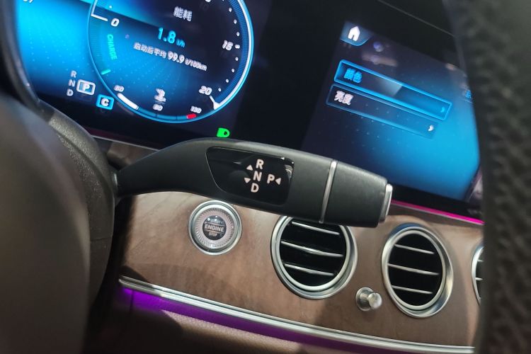 奔驰E级 2022款 E 260 L局部细节18