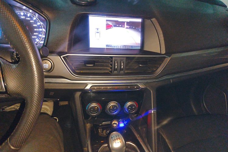 哈弗H6 2018款 蓝标 运动版 1.5T 手动两驱精英型中控内饰16