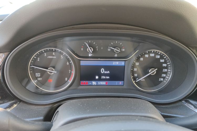 别克 君威 2020款 552T 精英型中控内饰14