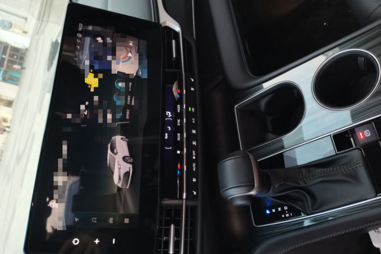 丰田 赛那SIENNA 2024款 2.5L混动 四驱尊贵版中控内饰16