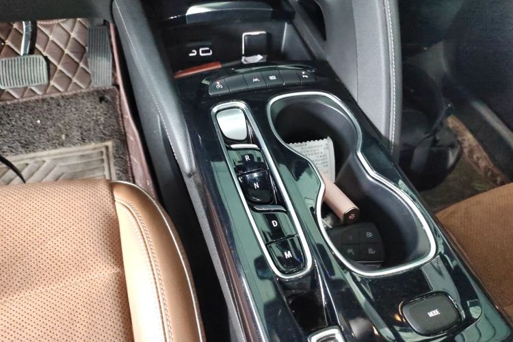 别克 2020款 昂科威S 652T 两驱豪华型中控内饰18