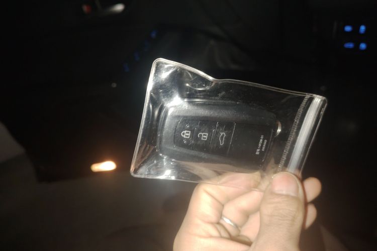 丰田 亚洲龙 2019款 2.5L 进取版 国VI中控内饰7001