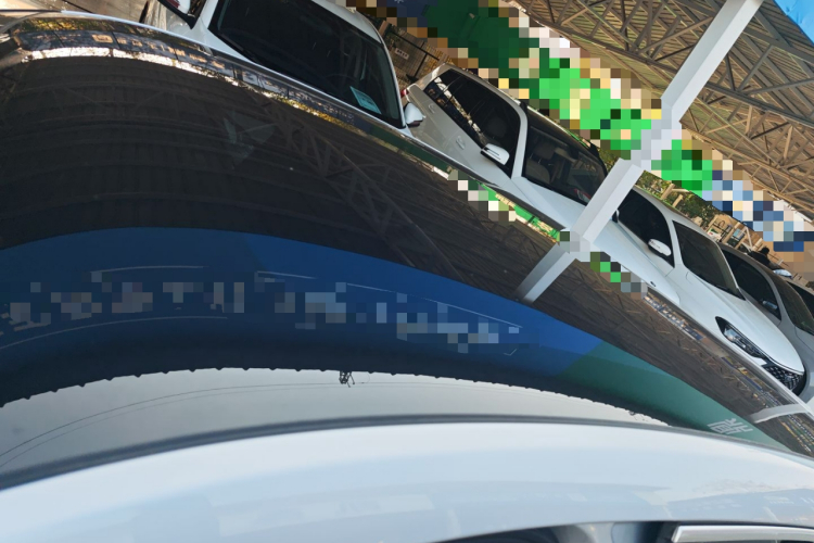 鸿蒙智行 问界M5 2022款 增程四驱性能版局部细节57