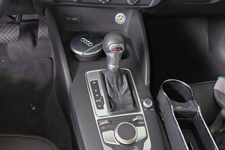 奥迪A3 2018款 30周年年型 Limousine 35 TFSI 进取型局部细节18