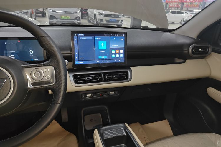 五菱汽车 五菱缤果PLUS 2024款 330km 五座版中控内饰16