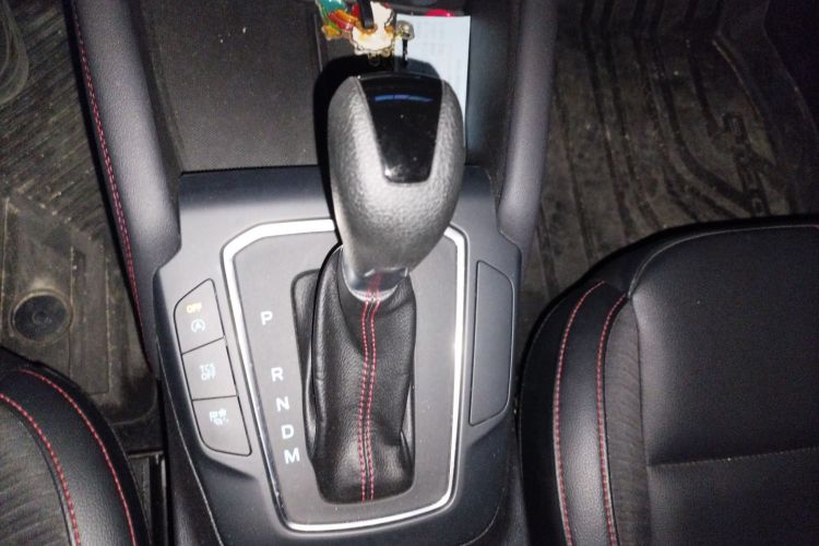 福特 福克斯 2022款 两厢 EcoBoost 180 自动ST Line中控内饰18