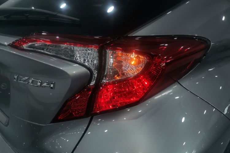 丰田 奕泽IZOA 2020款 2.0L 奕享版车身外观9