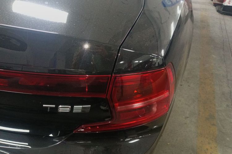 沃尔沃S90新能源 2020款 T8 E驱混动 智逸豪华版车身外观9