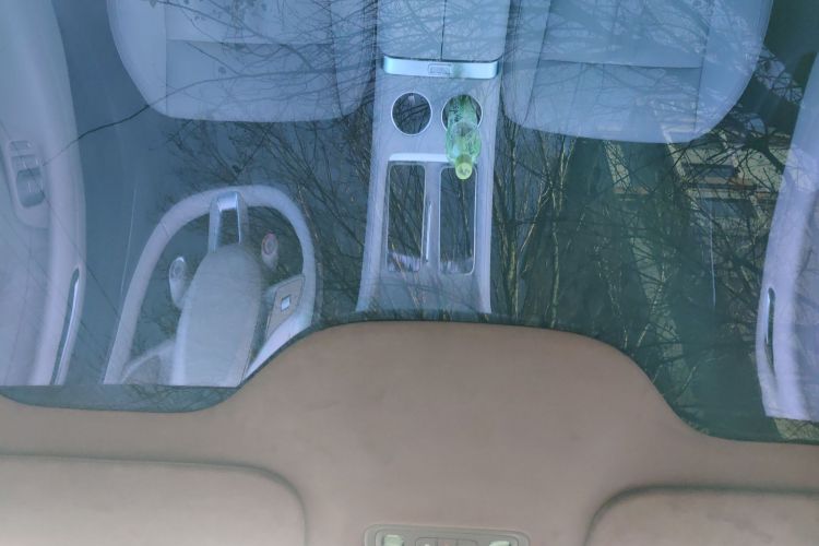 小米汽车 小米YU7 2025款 超长续航高性能四驱Max版中控内饰22