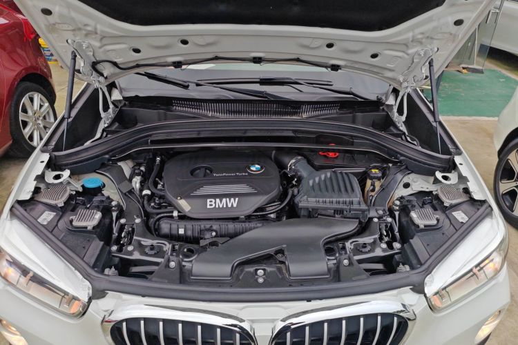 宝马X1 2018款 sDrive20Li 领先型机舱底盘24